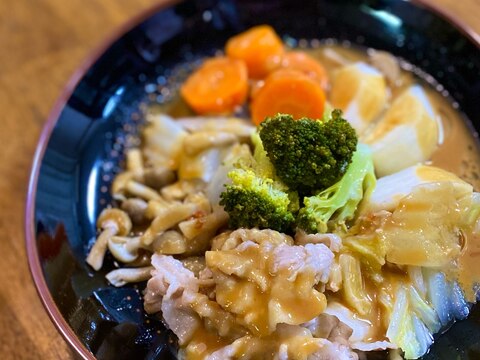 豚肉と野菜のフライパン蒸し〜ごまだれがけ【和食】